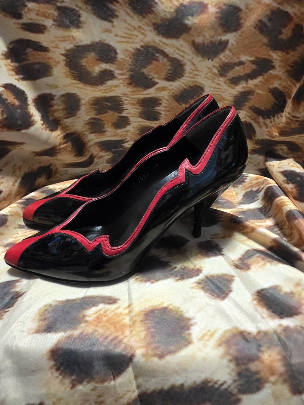 Vintage Black Patent Pumps with Red Leather Trim - Size 7.5-8